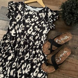 Heimish Black & White Flutter Sleeve Dress | NWT | Pockets | Sizes S & 3XL